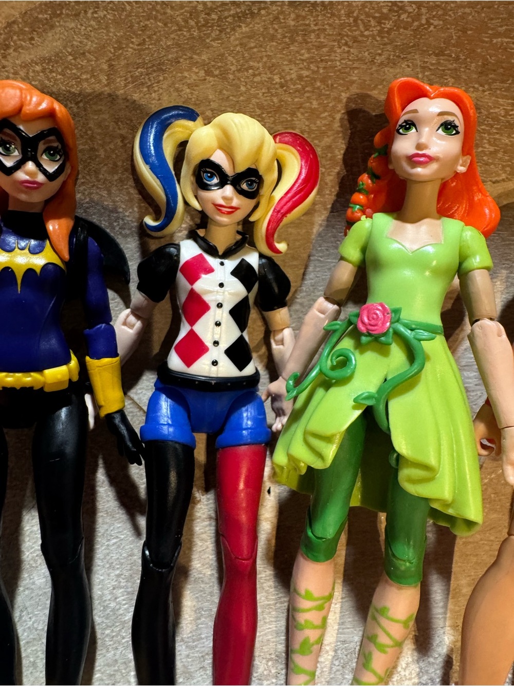 5/$30 DC Girls Action Figure Lot - Black, Yellow, Blue, Red, Green, Pink - Picture 4 of 6